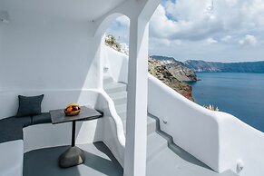 Virginia's Cave Villas