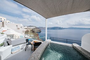 Virginia's Cave Villas