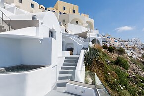 Virginia's Cave Villas