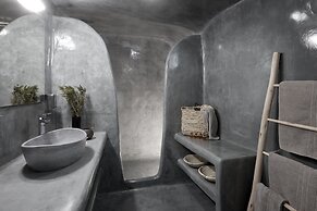 Virginia's Cave Villas