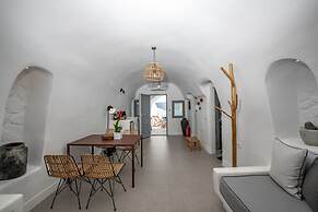 Virginia's Cave Villas