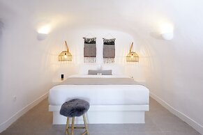 Virginia's Cave Villas