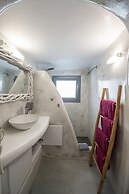 Virginia's Cave Villas