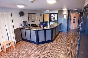 International Inn - Hostel