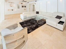 5 Bedroom Homes in Miami Beach by TMG