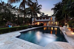 6 Bedroom Homes in Miami Beach by TMG