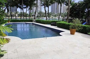 6 Bedroom Homes in Miami Beach by TMG