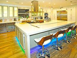 6 Bedroom Homes in Miami by TMG