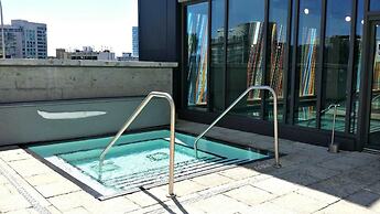 City Condo by Rogers Centre