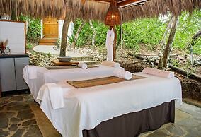 Isla Chiquita Glamping Hotel