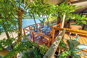 Isla Chiquita Glamping Hotel