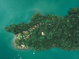 Isla Chiquita Glamping Hotel