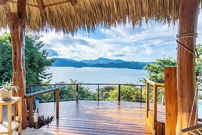 Isla Chiquita Glamping Hotel