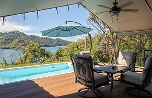 Isla Chiquita Glamping Hotel