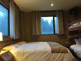 Hakuba Landmark Iwatake Lodge