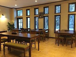 Hakuba Landmark Iwatake Lodge