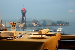 Fukuoka Sunpalace Hotel & Hall