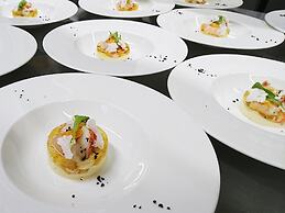 Petit Hotel Enchante