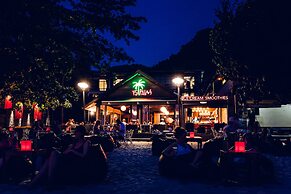 15 Palms Beach Resort