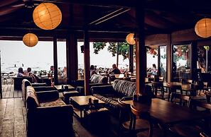 15 Palms Beach Resort