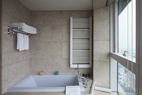 Qingdao Majesty Mansion Hotel