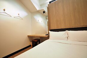 T Hostel at Victory Monument