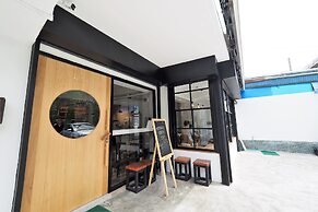 T Hostel at Victory Monument