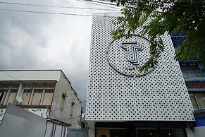 T Hostel at Victory Monument