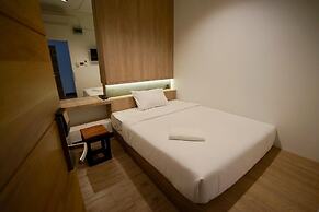 T Hostel at Victory Monument