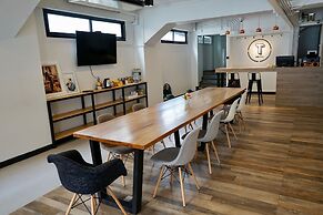 T Hostel at Victory Monument