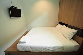 T Hostel at Victory Monument