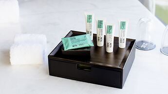 YOHO Hollywood Roosevelt Hotel