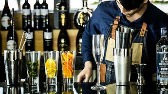 YOHO Hollywood Roosevelt Hotel