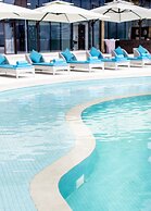 YOHO Hollywood Roosevelt Hotel