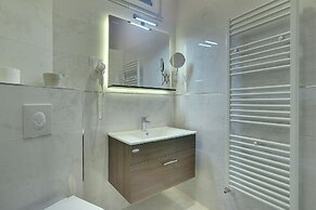 D&A Center Apartments