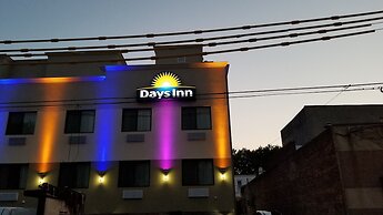 Days Inn by Wyndham Brooklyn Marine Park