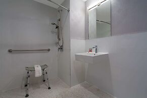 Microtel Inn by Wyndham Long Island City