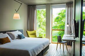 Five Hotel & Residences