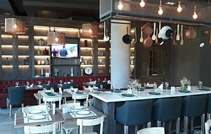 Five Hotel & Residences