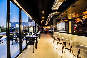 Five Hotel & Residences