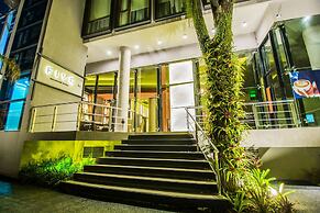 Five Hotel & Residences