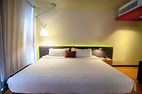 Five Hotel & Residences