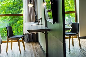 Five Hotel & Residences