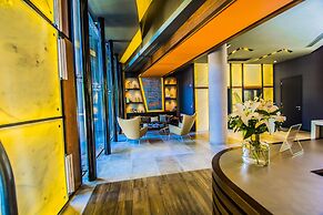 Five Hotel & Residences