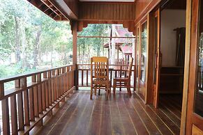 Tree House Bungalows Resort