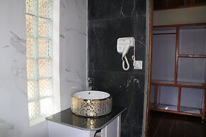 Tree House Bungalows Resort