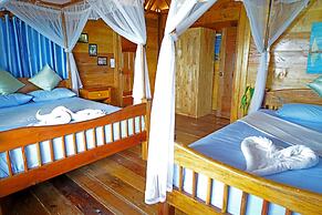 Tree House Bungalows Resort