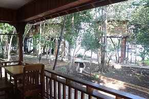 Tree House Bungalows Resort