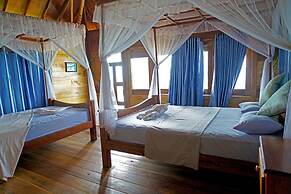 Tree House Bungalows Resort