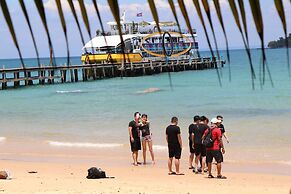Tree House Bungalows Resort